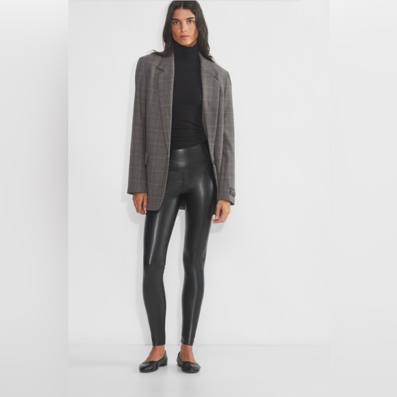 Wilfred Free Daria Pant. High-waisted black UnReal Leather leggings. Size L - Picture 3 of 12